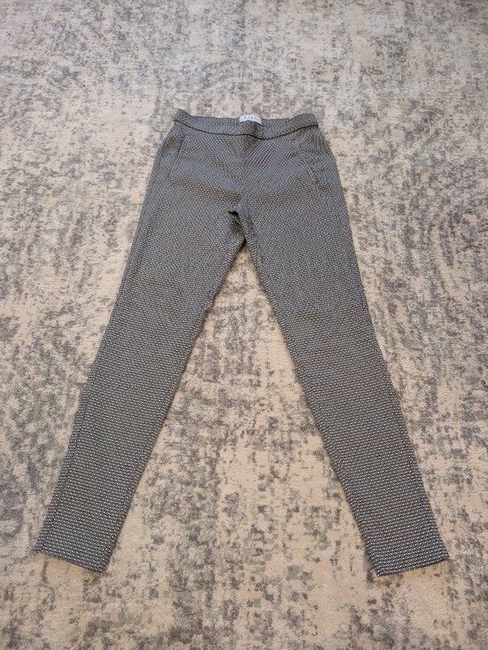 Pants - ELLE Black White Geometric Pull On Ankle Pants Women's Small Career Stretch
